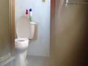 Смотреть в онлайне видео подглядывание за девушками в туалете